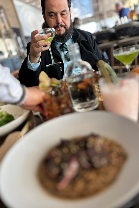 High-performance team culture building session led by Justin Bartak focusing on innovation, creativity, and collaborative problem-solving methodologies