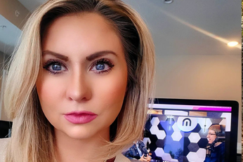 Cross-functional leadership workshop demonstrating Justin Bartak's approach to breaking down silos and fostering interdisciplinary collaboration